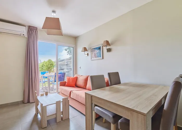 Odalys Cote Canal Aparthotel Sallèles-dʼAude