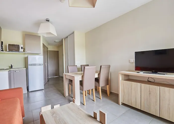 Odalys Cote Canal 3* Sallèles-dʼAude